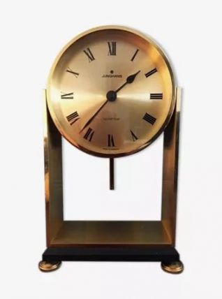 Horloge Art Déco laiton doré, par Junghans (Allemagne 1960) 