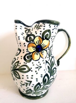 Grand pichet au bec pincé en céramique 