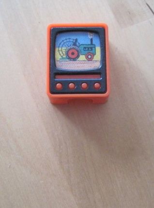 Taille crayons forme télévision objet d école vintage  