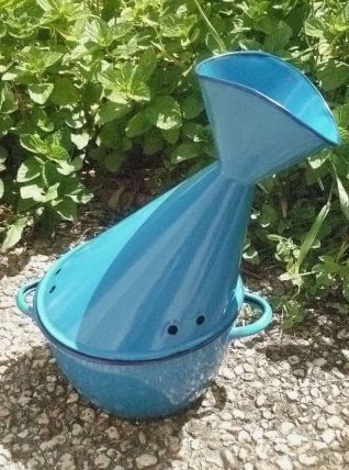 inhalateur   acier  émaillé bleu , vintage