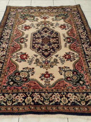 Tapis Persan Ghoum fait main 152x108cm