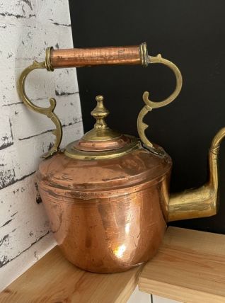 Bouilloire ancienne en cuivre et laiton