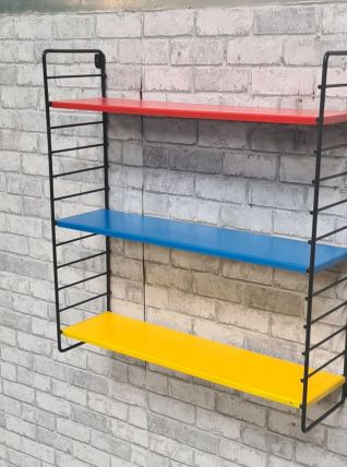 etagere style tamado tres solide non signé  1960  a 70    ; 