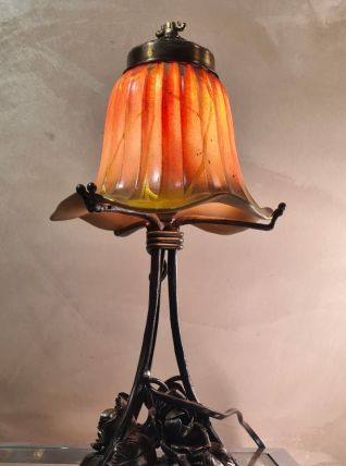 lampe fer forgé 1930 jolie travail et tulipe verre   peint  