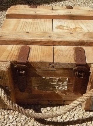 caisse ancienne a munitions en bois  