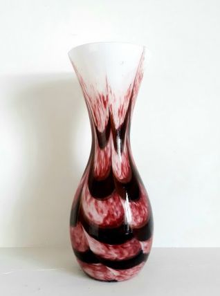 Vase en verre moderne rose 