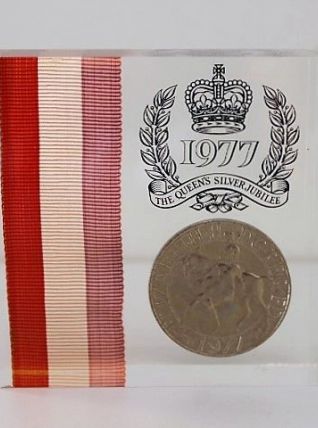 Bloc résine Elisabeth II jubilé d’argent 1977 
