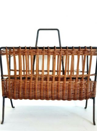 Porte-revues fer et rotin style Raoul Guys 1950