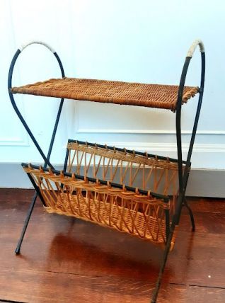 Porte-revues fer et rotin style Raoul Guys 1950