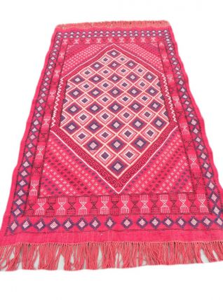  Kilim Margoum Tunsien Tapis en laine rouge tissé à la 