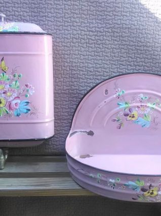 Fontaine à eau murale en tôle émaillée (décor floral)