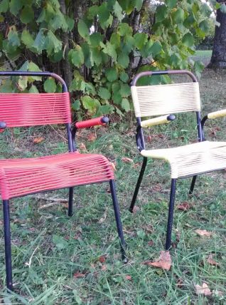 Paire de chaises enfant métal et scoubidou (vintage)