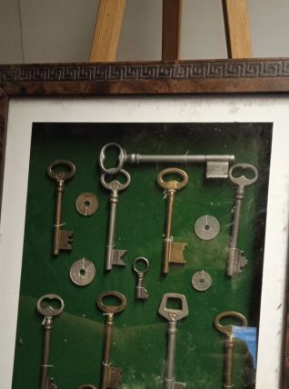 Vitrine à clés française /  French Key display Cabinet