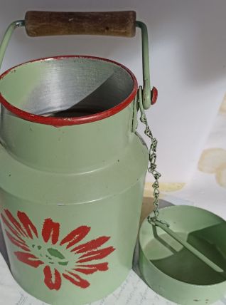 Pot à lait décoré 