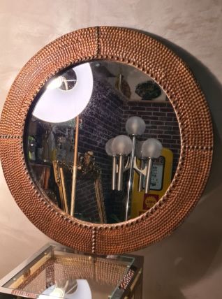 miroir  1970  encadrement plaque de cuivre marteler et clout