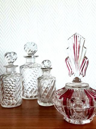 Bonbonnière en verre ciselé 