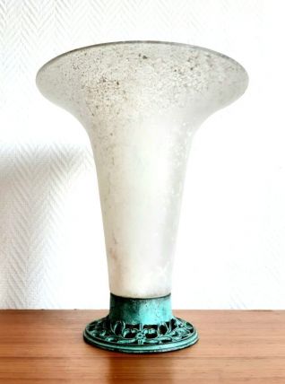 Vase art déco verre givré et fonte 