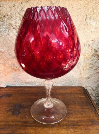 Vase en verre godroné rouge