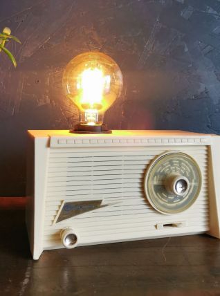 Lampe vintage radio bakélite crème années 60 "Continental Ed