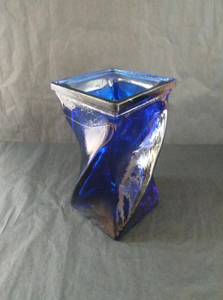 Vase en verre torsadé design