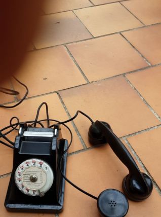 Téléphone en bakélite U 43 année 50 complet