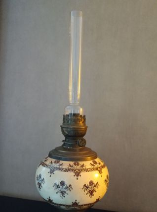 Ancienne lampe à pétrole XIX ième