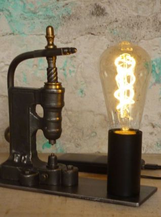 LAMPE 5 VOLTS - PRESSE A OEILLET 