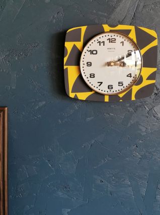 Horloge pendule murale vintage silencieuse "Vedette jaune"
