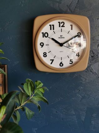 Horloge vintage pendule murale silencieuse carrée "Vedette"