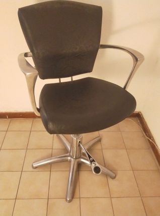 Deux sièges de coiffeur professionnel 100 €