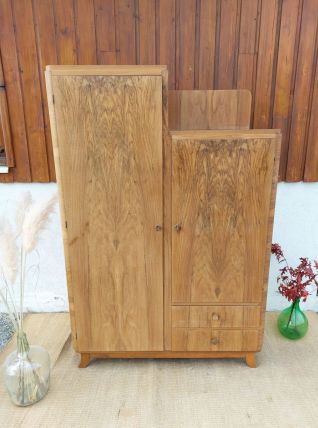 armoire asymétrique