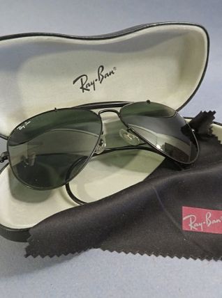 PAIRE DE LUNETTES DE  SOLEIL AVIATOR RAY-BAN