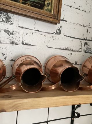 Ensemble de 4 pichets en cuivre 