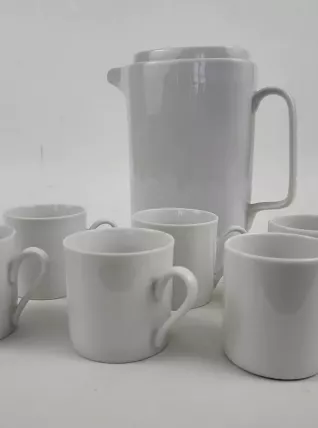 Cafetière et 6 tasses en porcelaine
