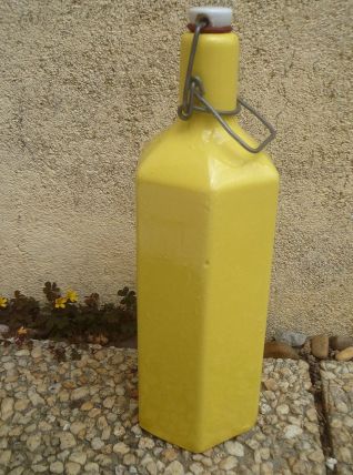 bouteille de limonade en grès vernissé jaune
