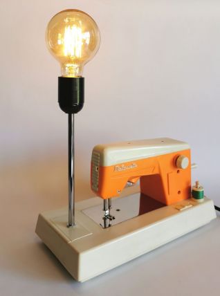 Lampe vintage plastique orange machine à coudre Ma Cousette