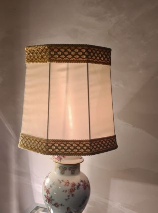 lampe asia porcelaine motif papillon  et fleural  electricit