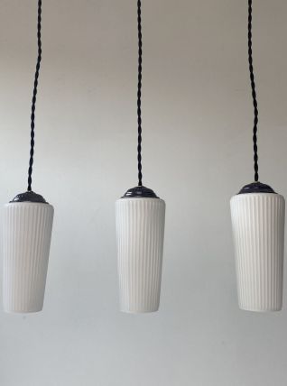 LOT 3 ANCIENNES SUSPENSIONS CONIQUES VINTAGE EN OPALINE