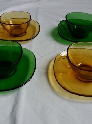 Tasses et soucoupes Vereco