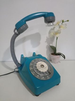 Téléphone vintage 70's recyclé en lampe à poser