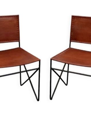 Paire de chaises en cuir
