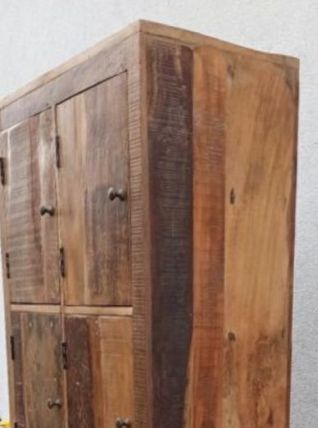 Grande armoire en bois ancien