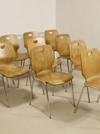 Lot de 10 chaises empilable en bois contreplaqué Plywood. Ré