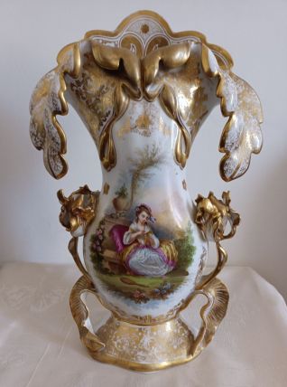 Vase en porcelaine de Paris 19 ème