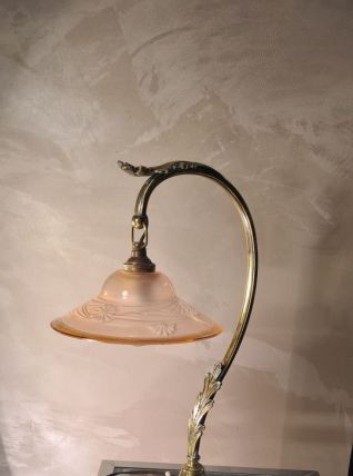 lampe art nouveau 1900 a 20   en laiton  et verre moulé vieu