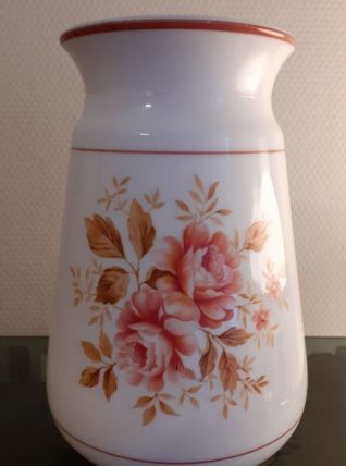 Vase En Opaline.