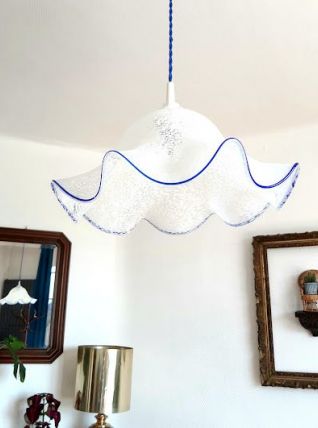 Suspension en verre bleu tacheté 1970