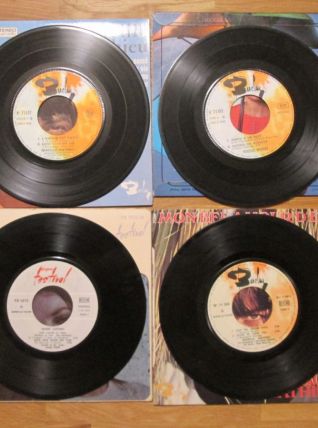 Vinyles 7 Disques 45 Tours - Années 70-80