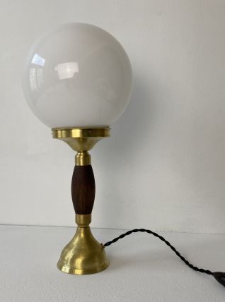ANCIENNE LAMPE A POSER EN OPALINE ET LAITON VINTAGE