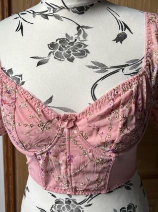 Haut/top court en tulle rose fleuri taille 36/38